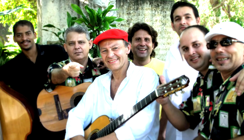 Antonio Koudele with cuban musicians